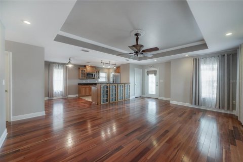 Casa en venta en Tampa, Florida, 3 dormitorios, 125.33 m2 № 1389130 - foto 9