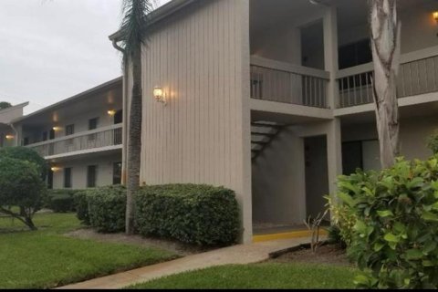 Condo in Oldsmar, Florida, 2 bedrooms  № 1394045 - photo 1