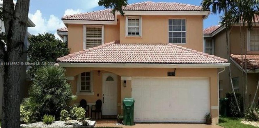 House in Miramar, Florida 3 bedrooms, 160.35 sq.m. № 602660