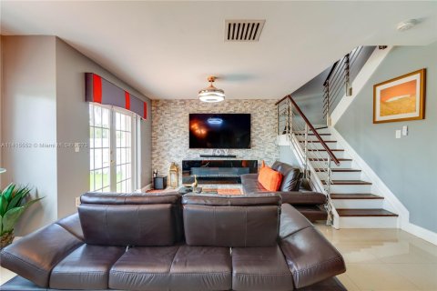 Villa ou maison à vendre à Miramar, Floride: 3 chambres, 160.35 m2 № 602660 - photo 15