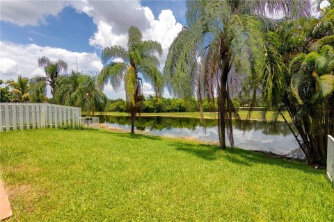 Villa ou maison à vendre à Miramar, Floride: 3 chambres, 160.35 m2 № 602660 - photo 30