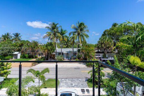 Adosado en venta en Fort Lauderdale, Florida, 3 dormitorios, 240.15 m2 № 1101615 - foto 18