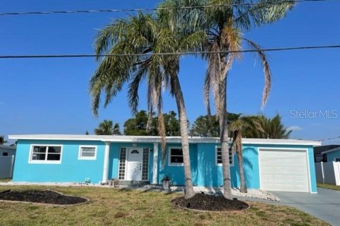 Casa en venta en Port Charlotte, Florida, 4 dormitorios, 183.67 m2 № 570625 - foto 6