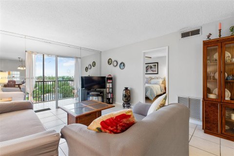 Copropriété à vendre à Pompano Beach, Floride: 2 chambres, 100.33 m2 № 924618 - photo 16