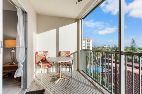 Copropriété à vendre à Pompano Beach, Floride: 2 chambres, 100.33 m2 № 924618 - photo 17