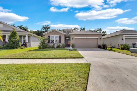 Villa ou maison à vendre à Zephyrhills, Floride: 4 chambres, 190.26 m2 № 1311813 - photo 1