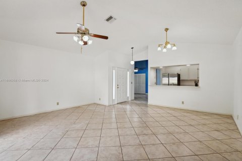 Touwnhouse à vendre à Dania Beach, Floride: 3 chambres, 124.4 m2 № 1380204 - photo 5