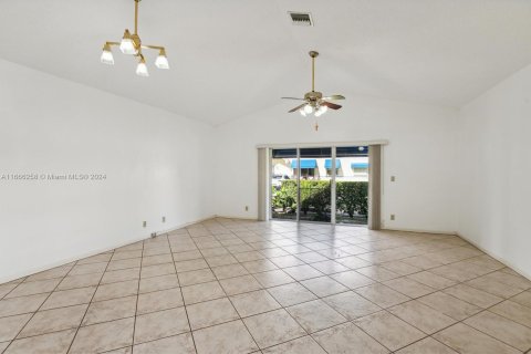 Touwnhouse à vendre à Dania Beach, Floride: 3 chambres, 124.4 m2 № 1380204 - photo 3