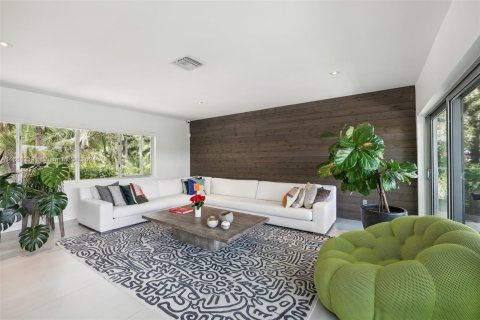 Casa en venta en Miami, Florida, 6 dormitorios, 321.63 m2 № 1380184 - foto 11