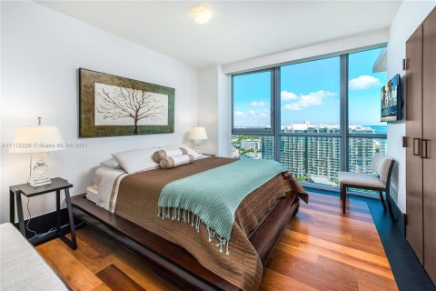 Apartment in Miami Beach, Florida 2 bedrooms, 118.82 sq.m. № 2585 - photo 10
