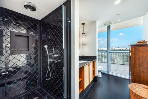 Apartment in Miami Beach, Florida 2 bedrooms, 118.82 sq.m. № 2585 - photo 8
