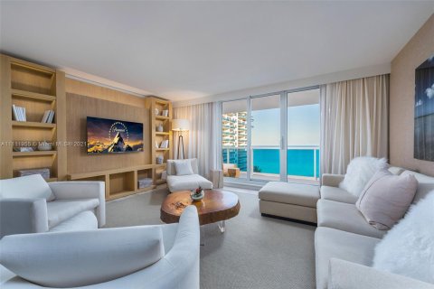 Apartamento en alquiler en Miami Beach, Florida, 3 dormitorios, 156.73 m2 № 2579 - foto 2