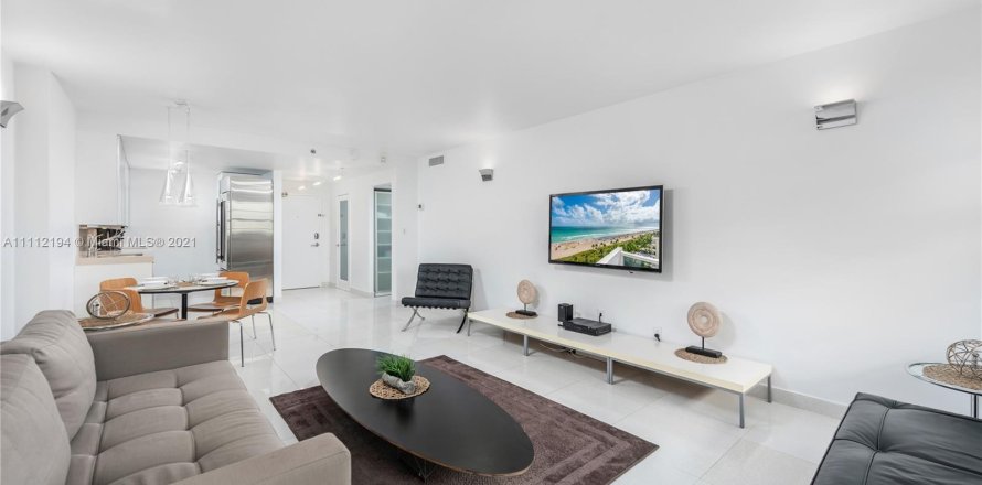 Apartment in Miami Beach, Florida 1 bedroom, 81.75 sq.m. № 2584