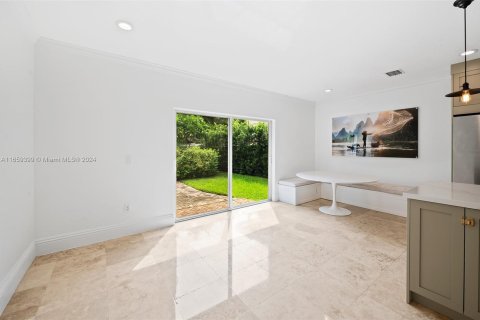 Adosado en venta en Miami, Florida, 3 dormitorios, 195.09 m2 № 1399132 - foto 12