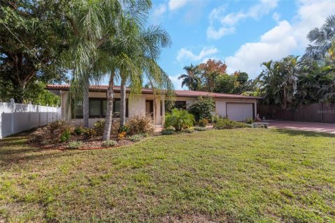 Casa en venta en Tampa, Florida, 3 dormitorios, 215.72 m2 № 1398797 - foto 2