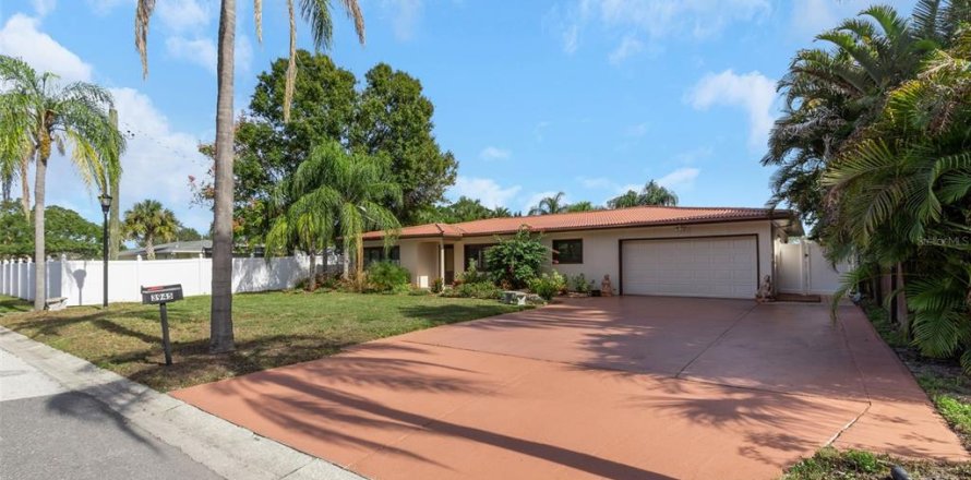 Villa ou maison à Tampa, Floride 3 chambres, 215.72 m2 № 1398797