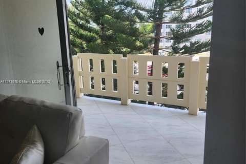 Condominio en venta en Hollywood, Florida, 2 dormitorios, 105.17 m2 № 1397743 - foto 21