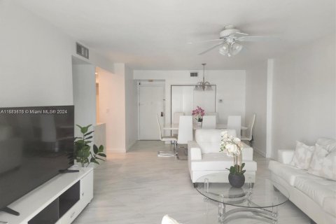 Condominio en venta en Hollywood, Florida, 2 dormitorios, 105.17 m2 № 1397743 - foto 18