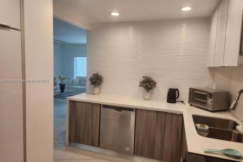 Condominio en venta en Hollywood, Florida, 2 dormitorios, 105.17 m2 № 1397743 - foto 9