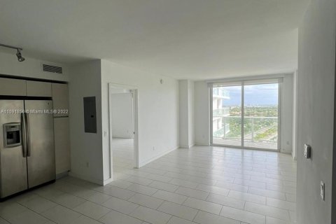 Condo in Miami, Florida, 2 bedrooms  № 4109 - photo 5
