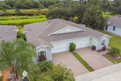 Townhouse in Saint Cloud, Florida 3 bedrooms, 136.85 sq.m. № 1364003 - photo 1