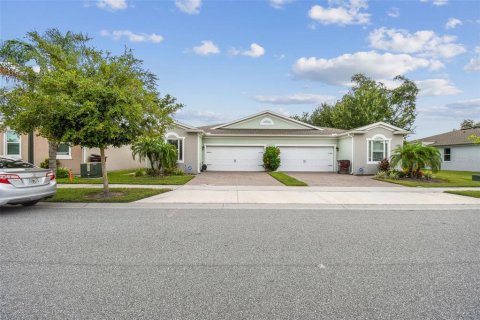 Townhouse in Saint Cloud, Florida 3 bedrooms, 136.85 sq.m. № 1364003 - photo 6