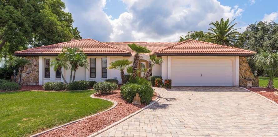 Villa ou maison à New Port Richey, Floride 3 chambres, 157.38 m2 № 1323808