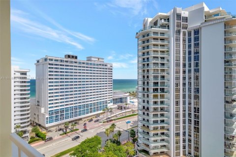 Condo in Miami Beach, Florida, 2 bedrooms  № 1234024 - photo 10