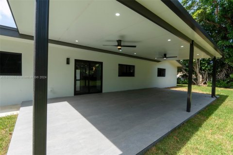 Villa ou maison à vendre à Palmetto Bay, Floride: 5 chambres, 256.22 m2 № 1234306 - photo 3