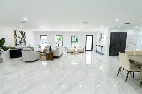 Villa ou maison à vendre à Palmetto Bay, Floride: 5 chambres, 256.22 m2 № 1234306 - photo 9