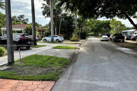 Casa en venta en Miami, Florida, 3 dormitorios, 145.48 m2 № 1364943 - foto 15