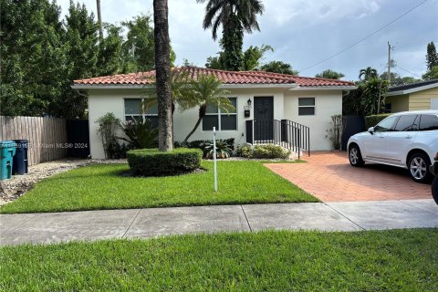 Casa en venta en Miami, Florida, 3 dormitorios, 145.48 m2 № 1364943 - foto 2