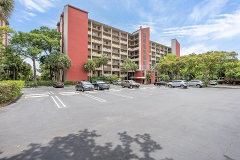 Copropriété à vendre à Pompano Beach, Floride: 2 chambres, 129.97 m2 № 976994 - photo 2