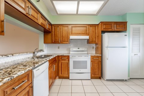 Condo in Pompano Beach, Florida, 2 bedrooms  № 976994 - photo 27