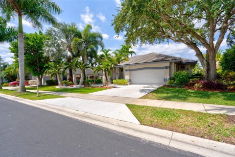 Villa ou maison à vendre à Weston, Floride: 5 chambres, 343 m2 № 1151844 - photo 1