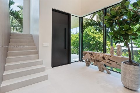 House in Miami Beach, Florida 5 bedrooms, 334.45 sq.m. № 1362654 - photo 3