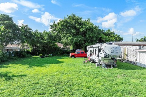 Terreno en venta en Miami, Florida № 1365370 - foto 23