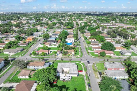 Terreno en venta en Miami, Florida № 1365370 - foto 12