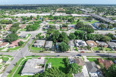 Terreno en venta en Miami, Florida № 1365370 - foto 14