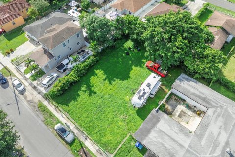 Terreno en venta en Miami, Florida № 1365370 - foto 17