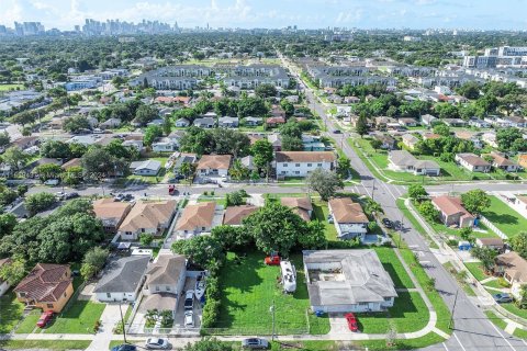 Terreno en venta en Miami, Florida № 1365370 - foto 10