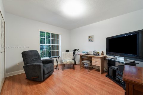 Casa en venta en Miami, Florida, 4 dormitorios, 172.52 m2 № 1365369 - foto 13