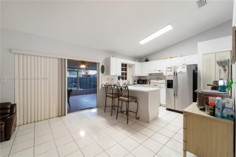 Casa en venta en Miami, Florida, 4 dormitorios, 172.52 m2 № 1365369 - foto 8