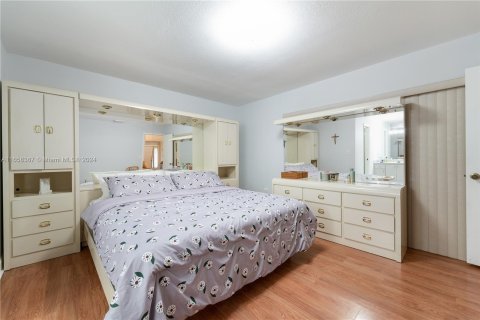 Casa en venta en Miami, Florida, 4 dormitorios, 172.52 m2 № 1365369 - foto 23