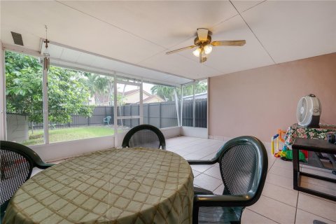 Casa en venta en Miami, Florida, 4 dormitorios, 172.52 m2 № 1365369 - foto 29