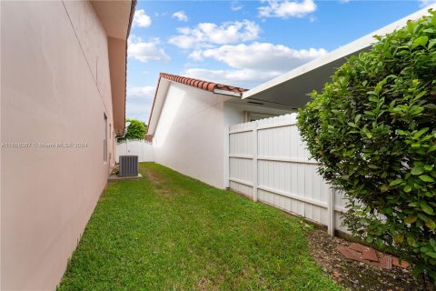 Casa en venta en Miami, Florida, 4 dormitorios, 172.52 m2 № 1365369 - foto 30