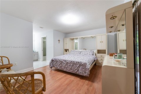 Casa en venta en Miami, Florida, 4 dormitorios, 172.52 m2 № 1365369 - foto 22