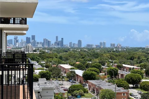 Condo in Coral Gables, Florida, 2 bedrooms  № 1240211 - photo 2