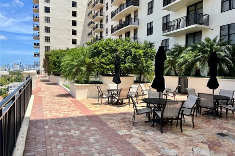 Condominio en venta en Coral Gables, Florida, 2 dormitorios, 107.02 m2 № 1240211 - foto 21