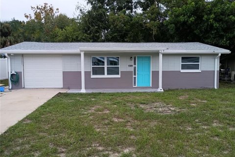 House in New Port Richey, Florida 3 bedrooms, 115.57 sq.m. № 1405026 - photo 1